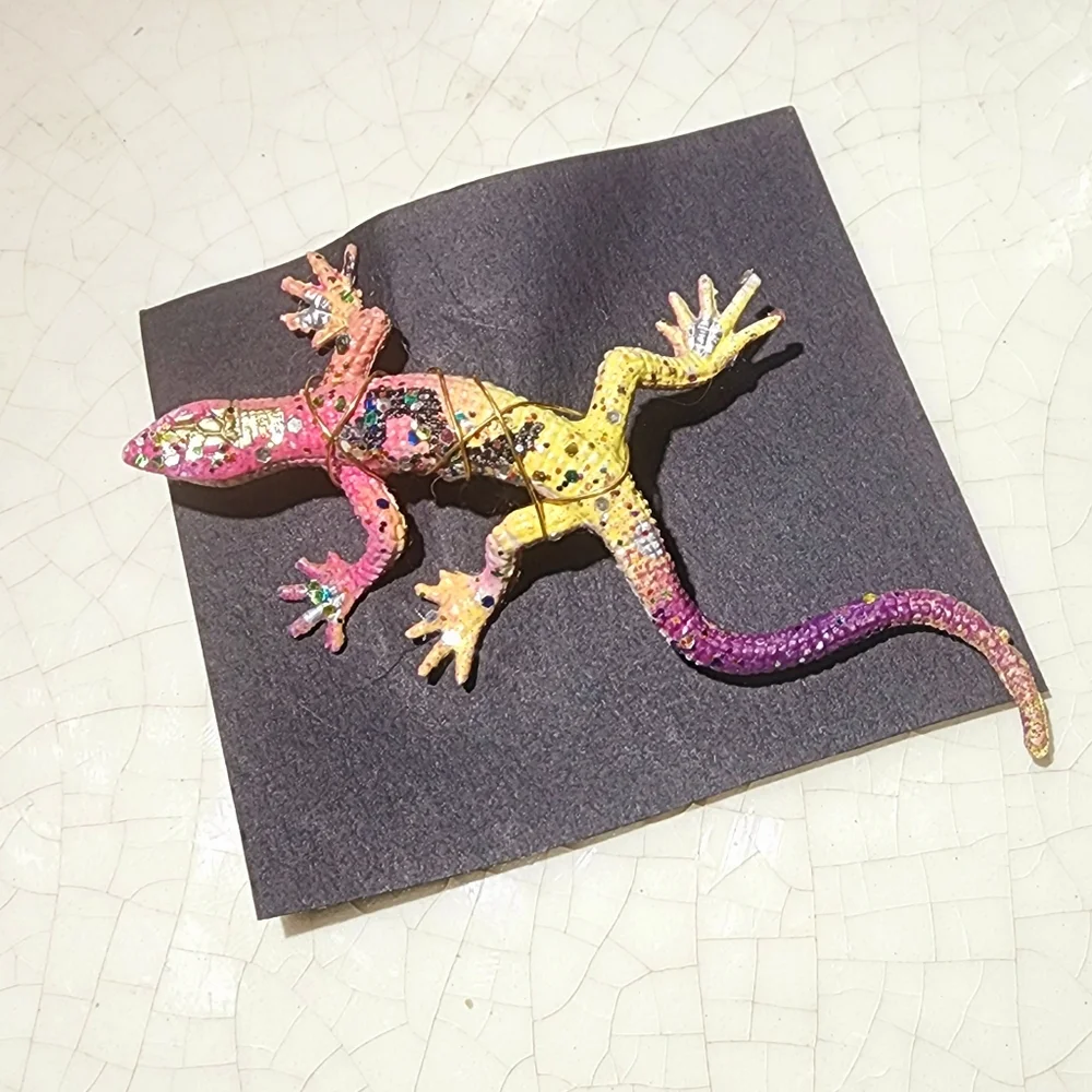 Colorful lizard, iguana wired wrapped brooch